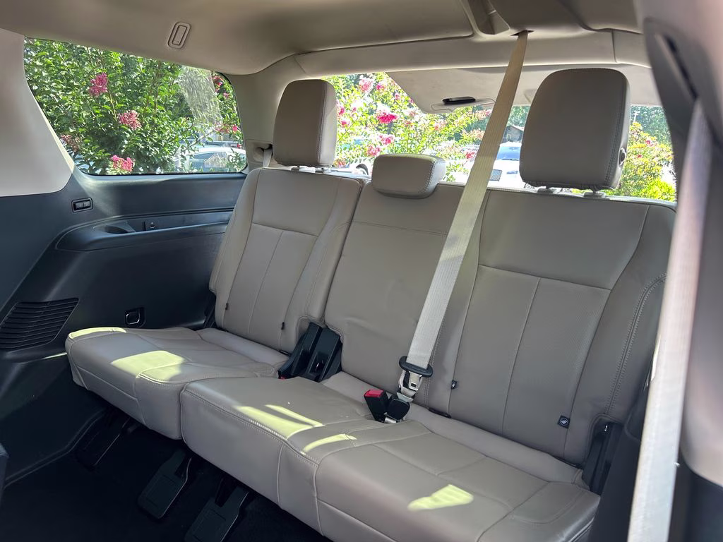2023 Blue Metallic Ford Expedition XLT RWD SUV