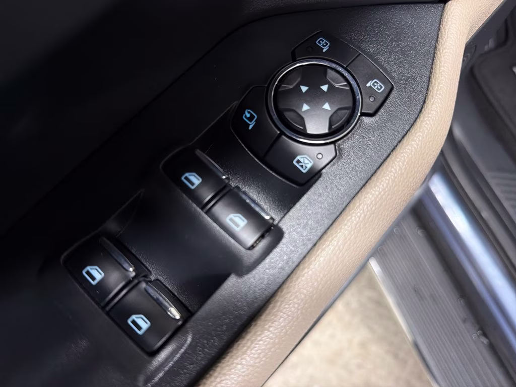2023 Blue Metallic Ford Expedition XLT RWD SUV