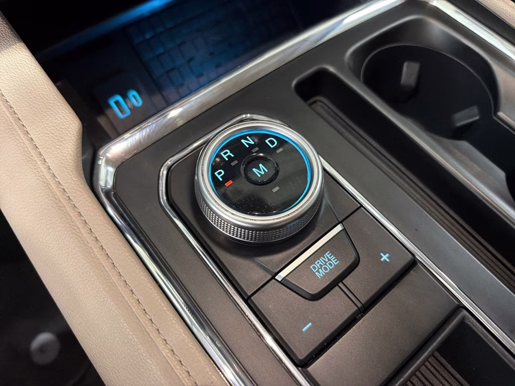 2023 Blue Metallic Ford Expedition XLT RWD SUV