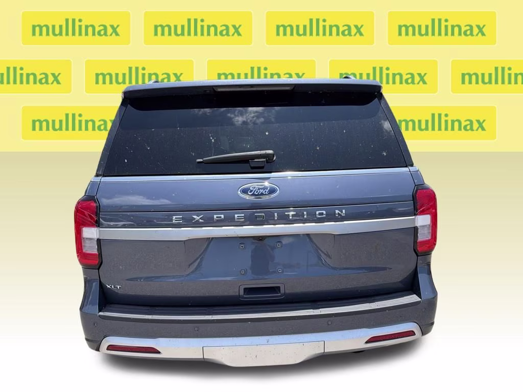 2023 Blue Metallic Ford Expedition XLT RWD SUV