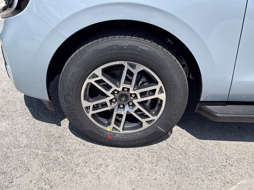 2026 Glacier Gray Met Tri-Coat Ford Expedition Active RWD SUV