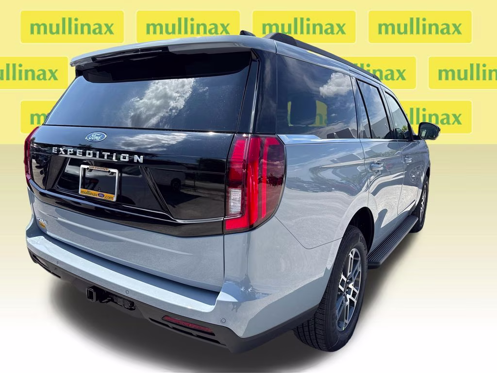 2026 Glacier Gray Met Tri-Coat Ford Expedition Active RWD SUV