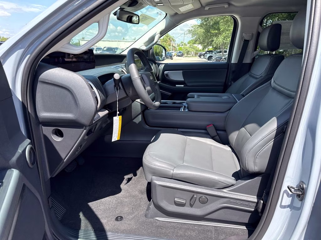2026 Glacier Gray Met Tri-Coat Ford Expedition Active RWD SUV