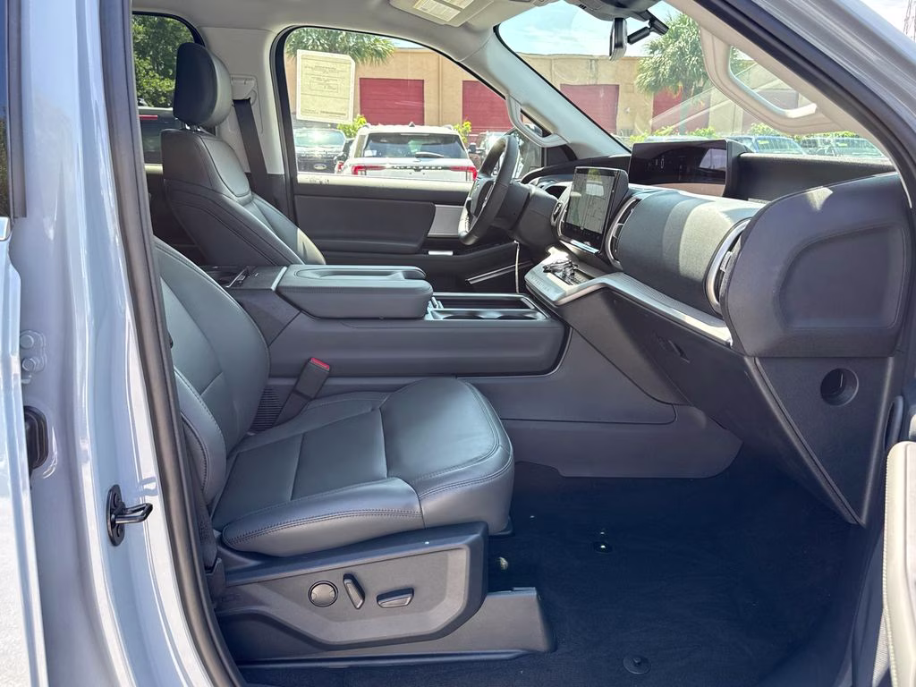 2026 Glacier Gray Met Tri-Coat Ford Expedition Active RWD SUV
