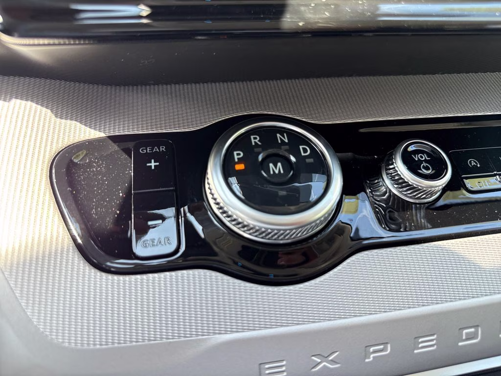 2026 Glacier Gray Met Tri-Coat Ford Expedition Active RWD SUV