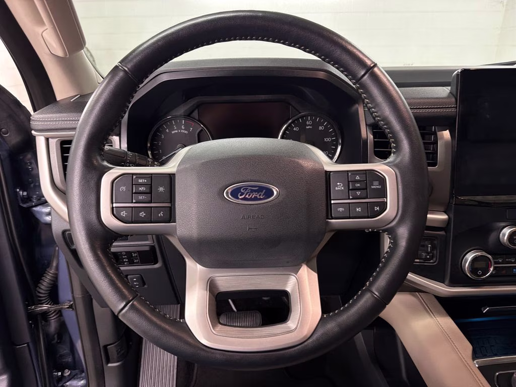 2023 Blue Metallic Ford Expedition XLT RWD SUV