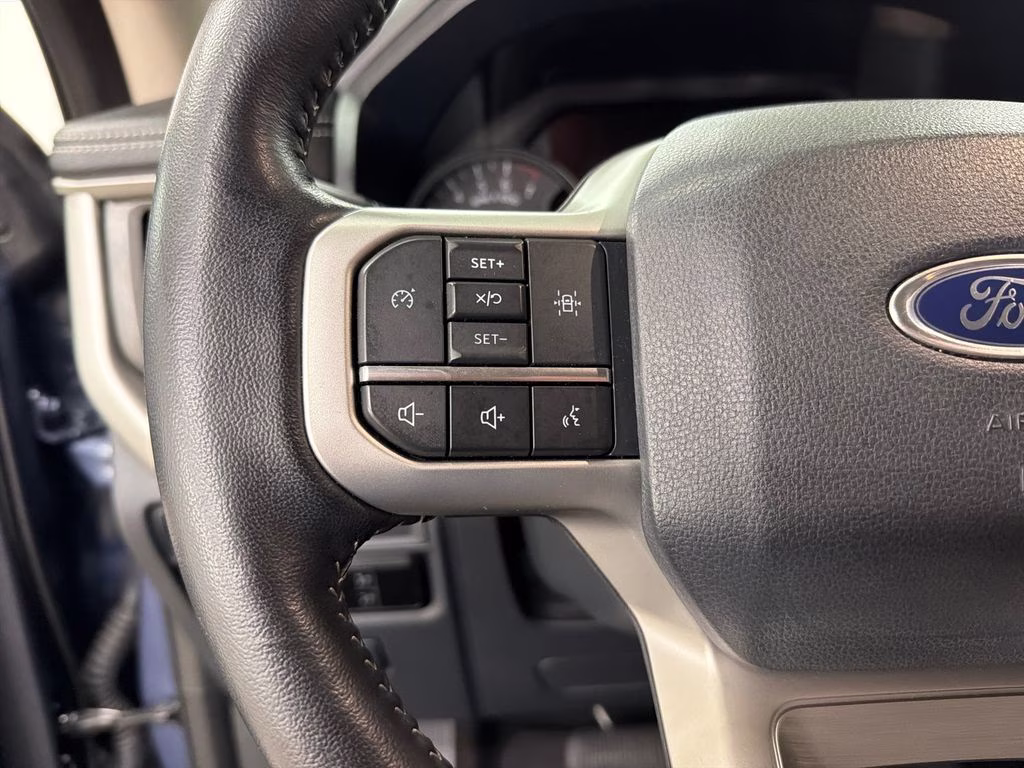 2023 Blue Metallic Ford Expedition XLT RWD SUV