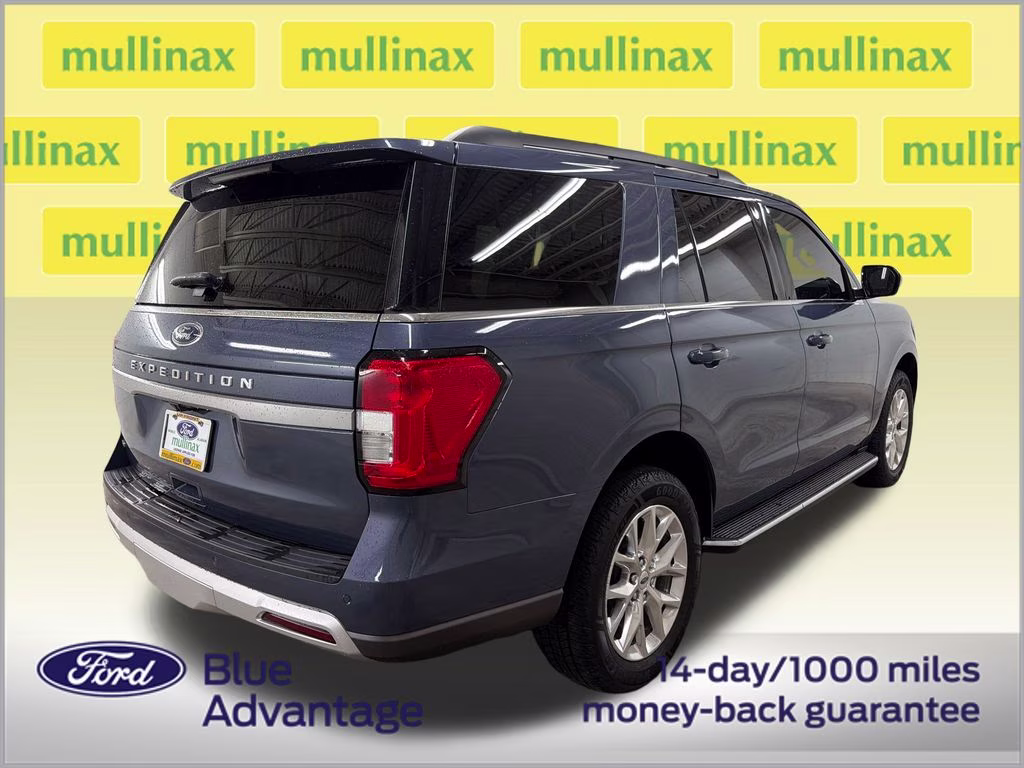 2023 Blue Metallic Ford Expedition XLT RWD SUV