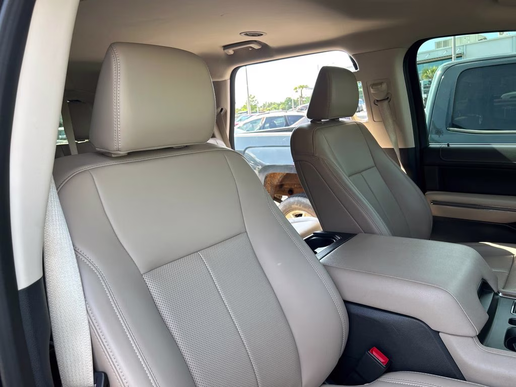 2023 Blue Metallic Ford Expedition XLT RWD SUV