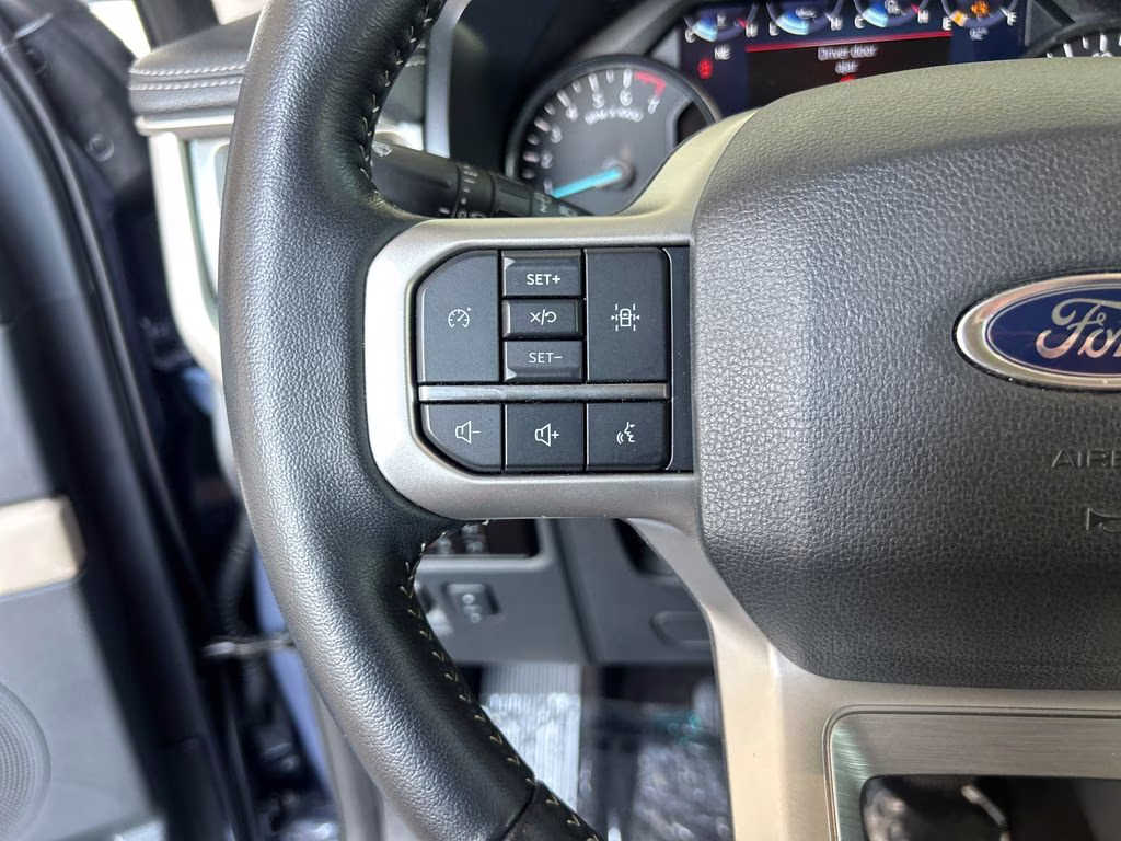 2023 Blue Metallic Ford Expedition XLT RWD SUV