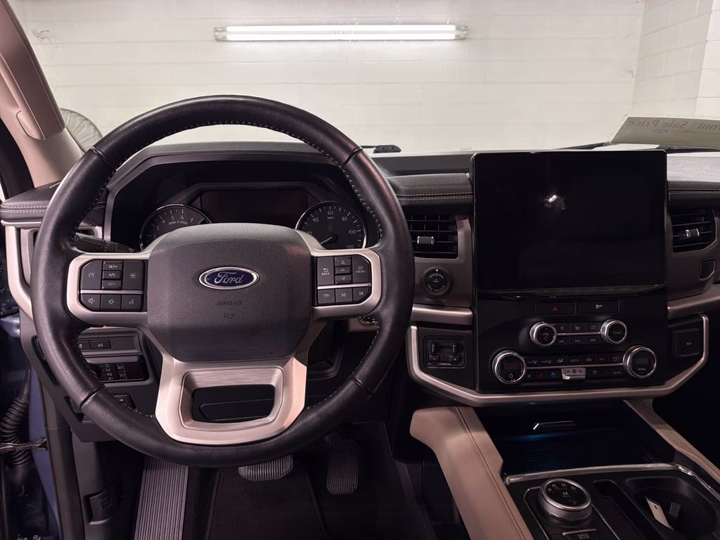 2023 Blue Metallic Ford Expedition XLT RWD SUV