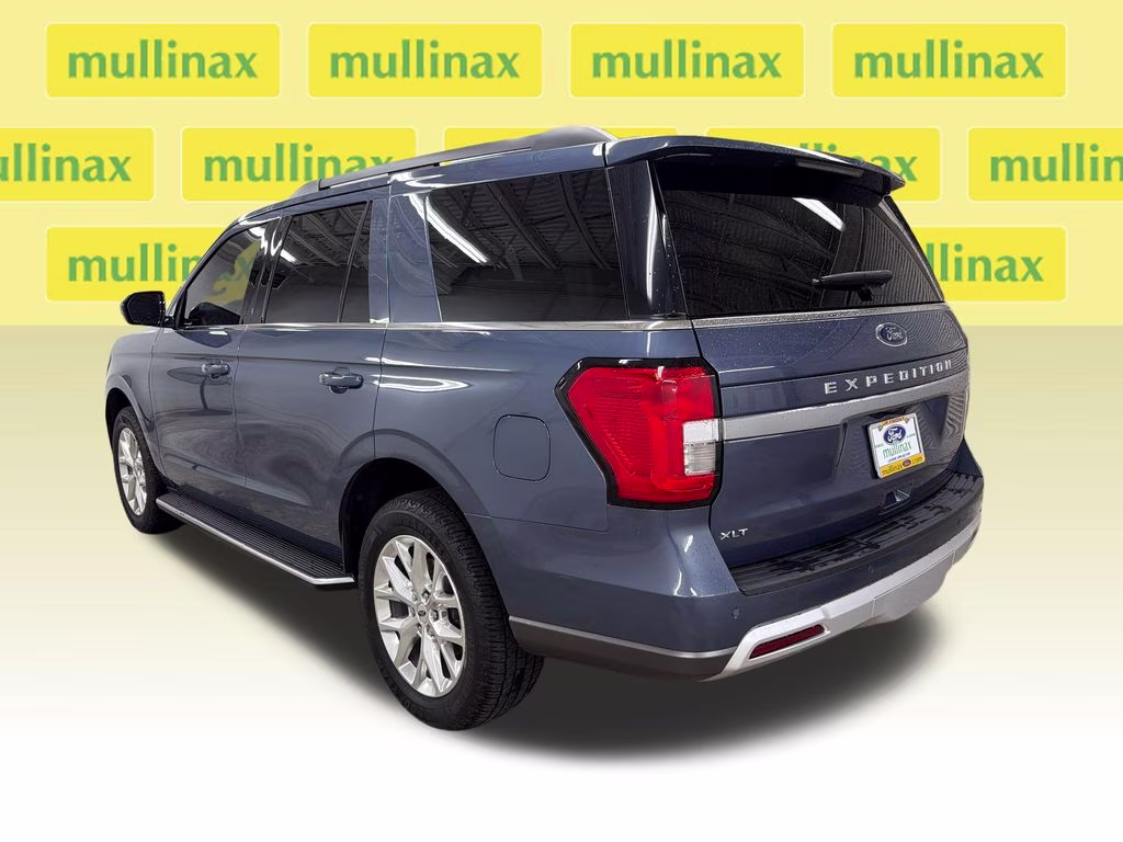 2023 Blue Metallic Ford Expedition XLT RWD SUV