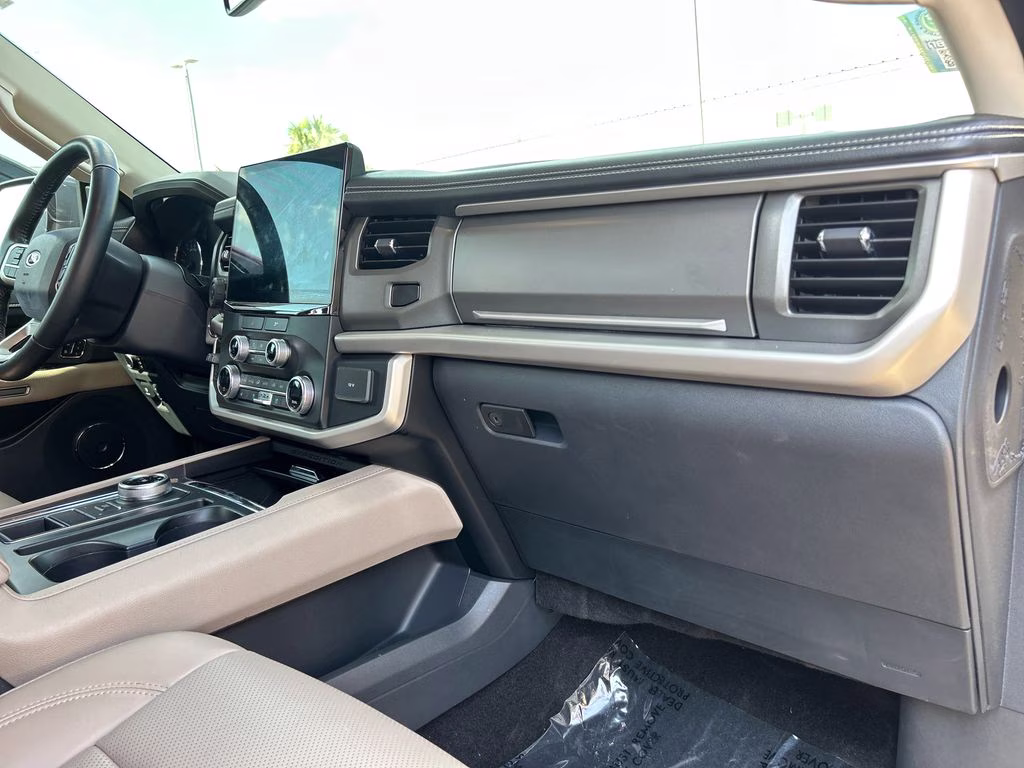2023 Blue Metallic Ford Expedition XLT RWD SUV