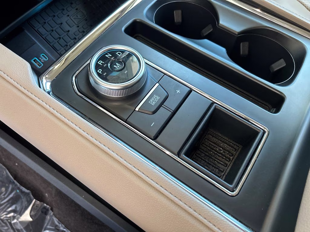 2023 Blue Metallic Ford Expedition XLT RWD SUV
