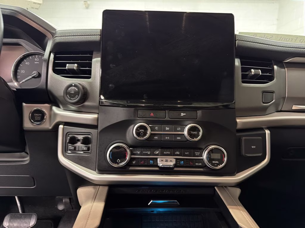 2023 Blue Metallic Ford Expedition XLT RWD SUV