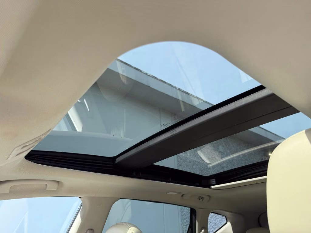 2019 Pearl White Tricoat Nissan Murano Platinum AWD SUV