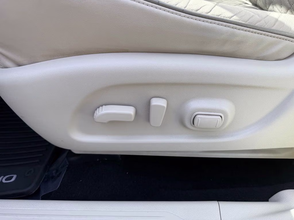 2019 Pearl White Tricoat Nissan Murano Platinum AWD SUV