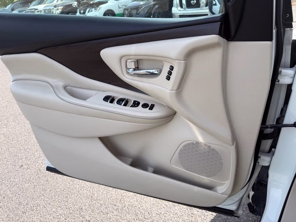 2019 Pearl White Tricoat Nissan Murano Platinum AWD SUV