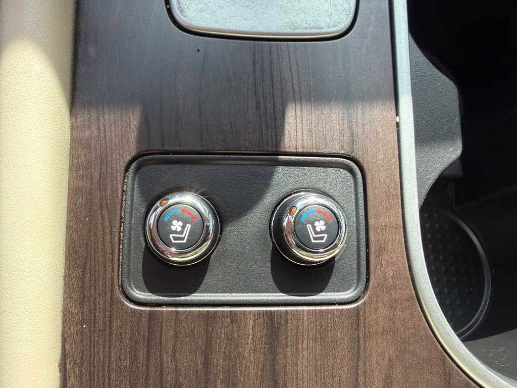2019 Pearl White Tricoat Nissan Murano Platinum AWD SUV