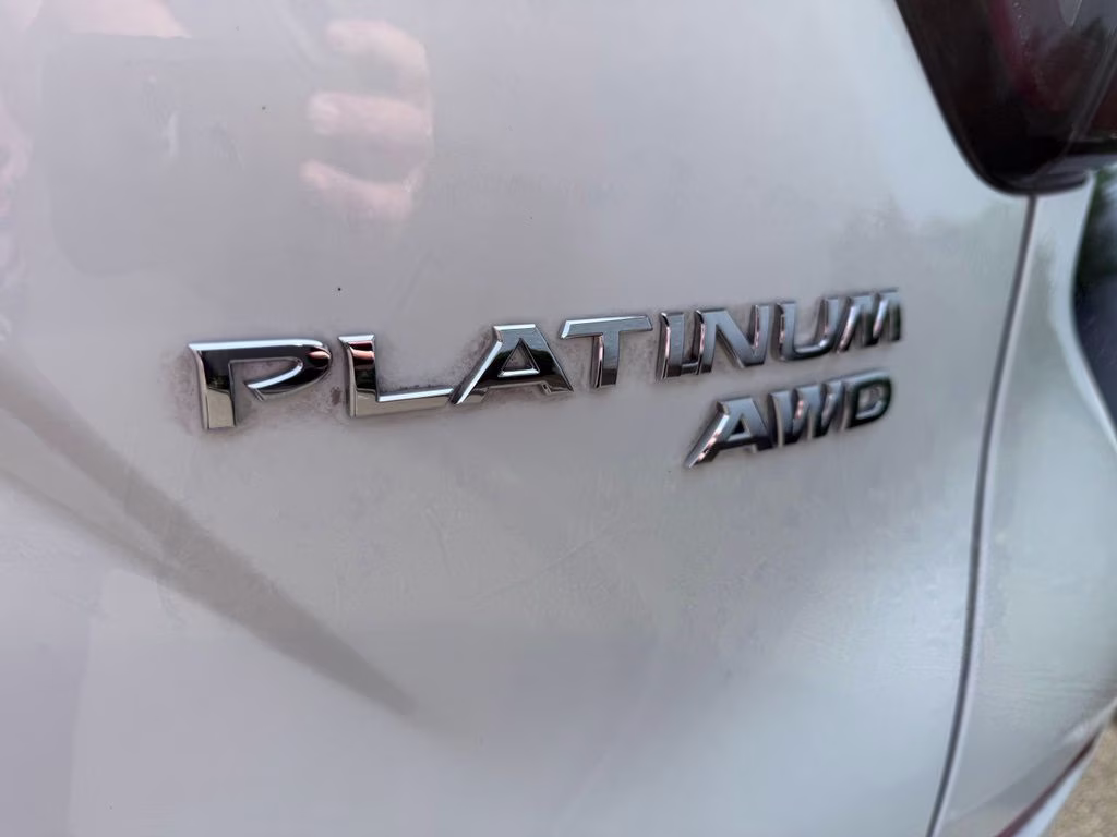 2019 Pearl White Tricoat Nissan Murano Platinum AWD SUV