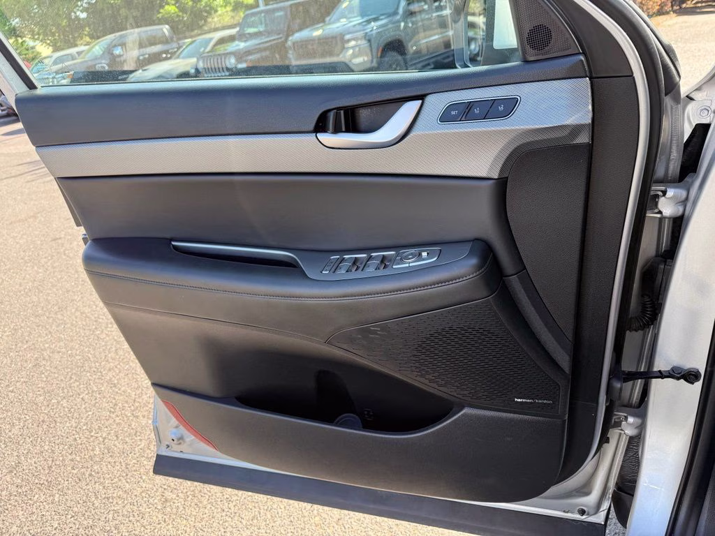 2023 Typhoon Silver Hyundai Palisade SEL AWD SUV
