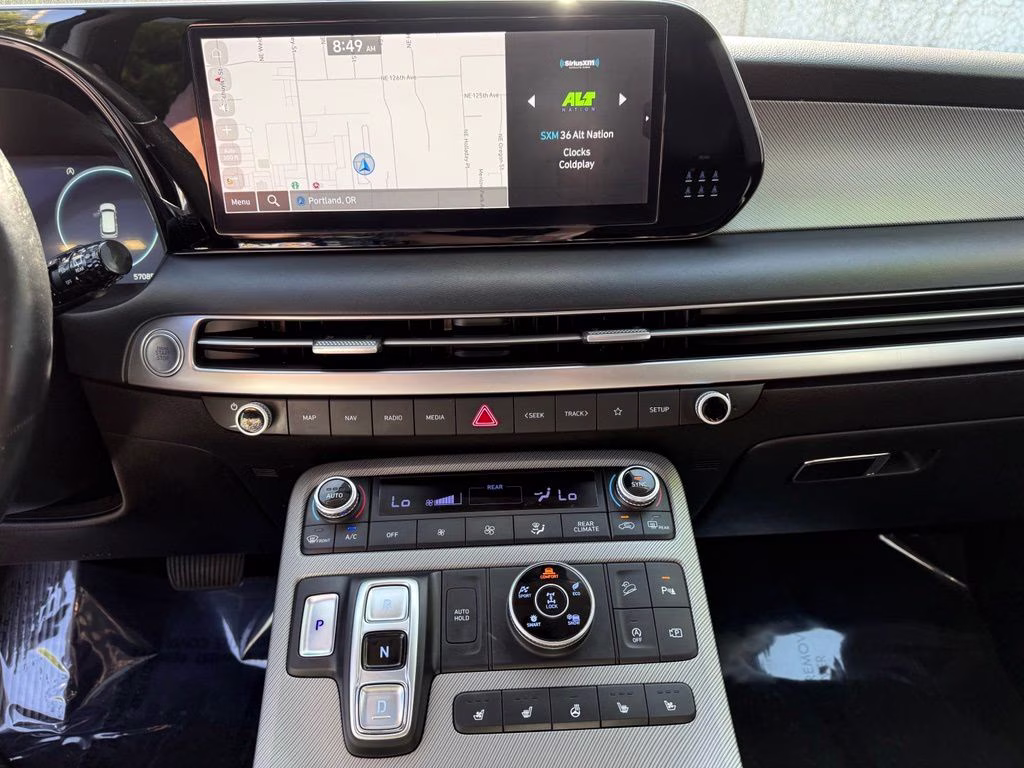 2023 Typhoon Silver Hyundai Palisade SEL AWD SUV
