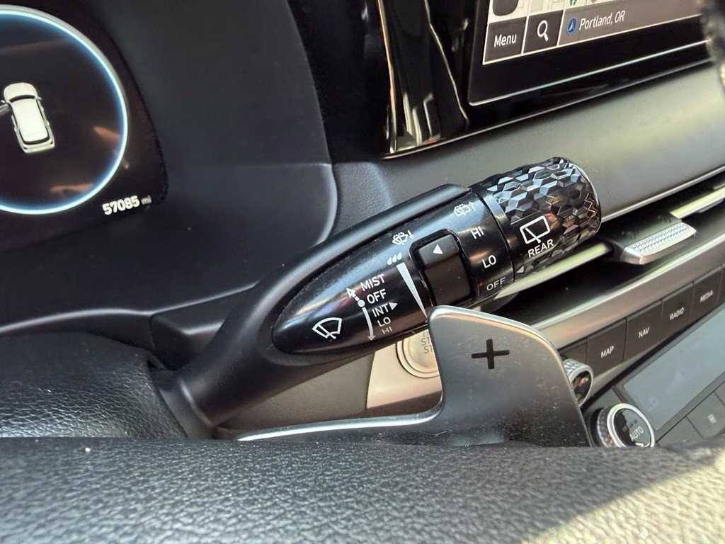 2023 Typhoon Silver Hyundai Palisade SEL AWD SUV