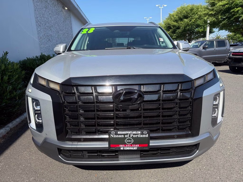 2023 Typhoon Silver Hyundai Palisade SEL AWD SUV
