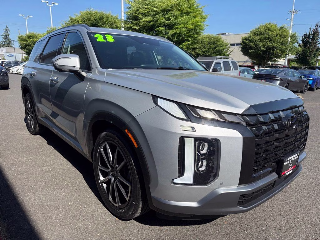 2023 Typhoon Silver Hyundai Palisade SEL AWD SUV