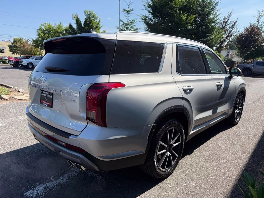 2023 Typhoon Silver Hyundai Palisade SEL AWD SUV