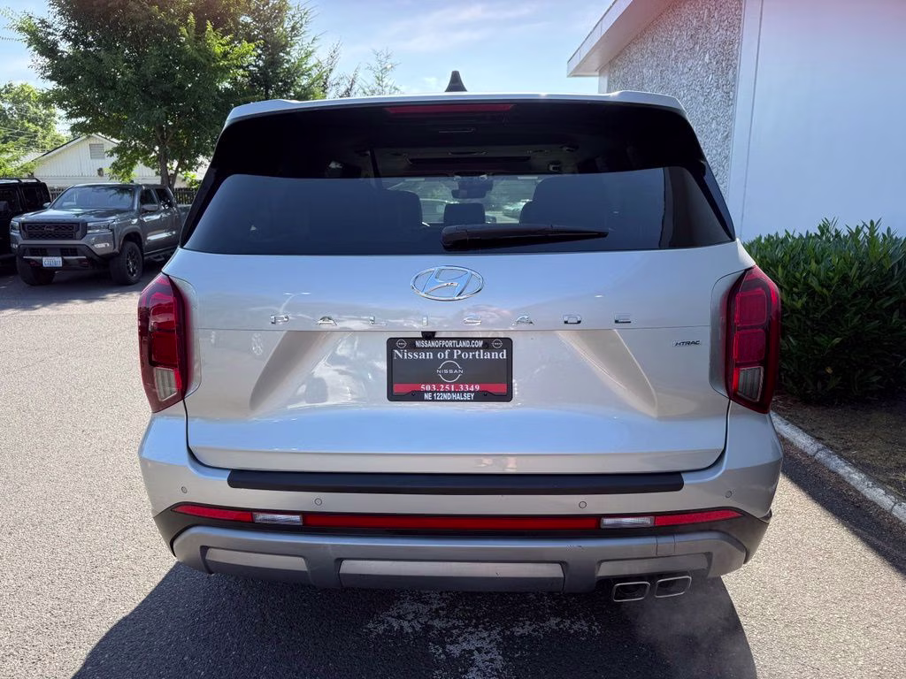 2023 Typhoon Silver Hyundai Palisade SEL AWD SUV
