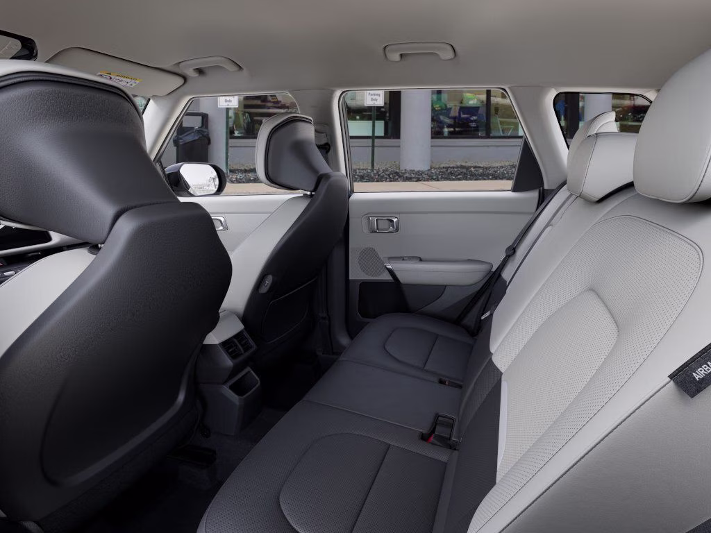 2027 Ivory Silver Kia Seltos EX AWD SUV