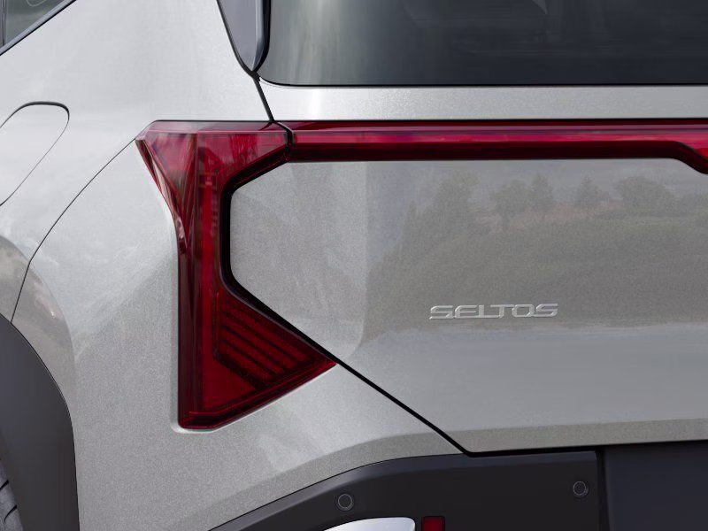 2027 Silver Kia Seltos EX AWD SUV