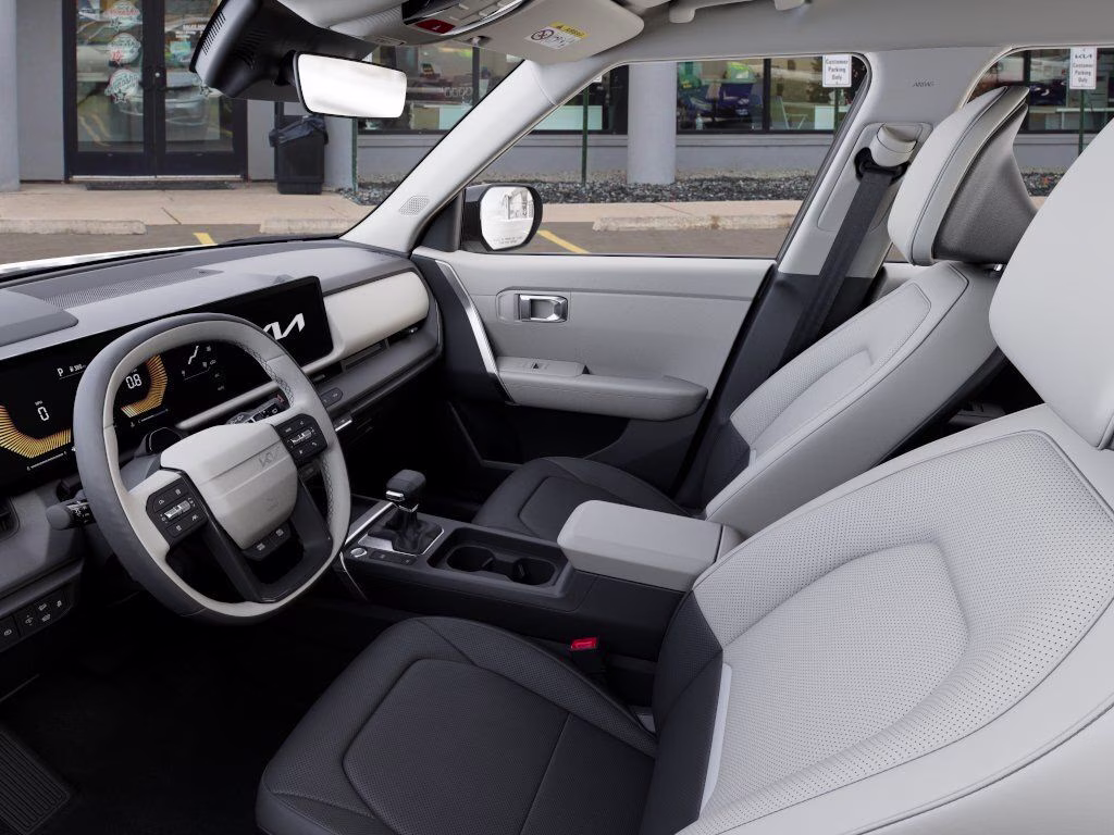 2027 Silver Kia Seltos EX AWD SUV