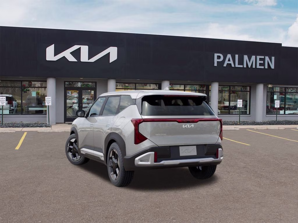 2027 Silver Kia Seltos EX AWD SUV