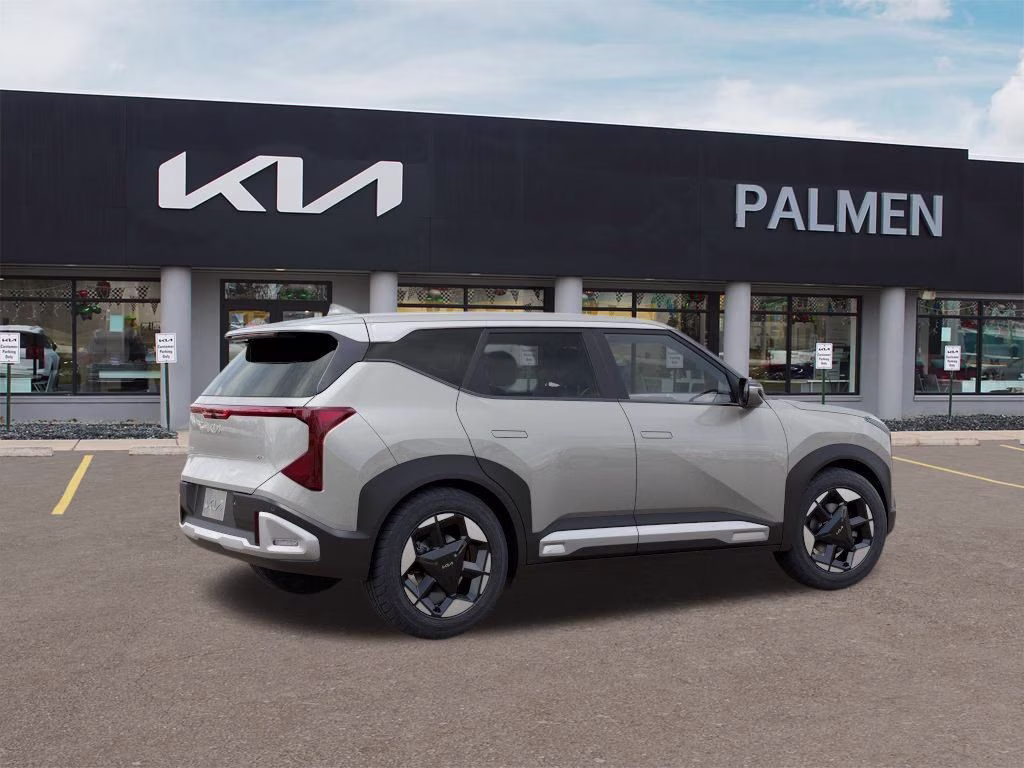 2027 Silver Kia Seltos EX AWD SUV