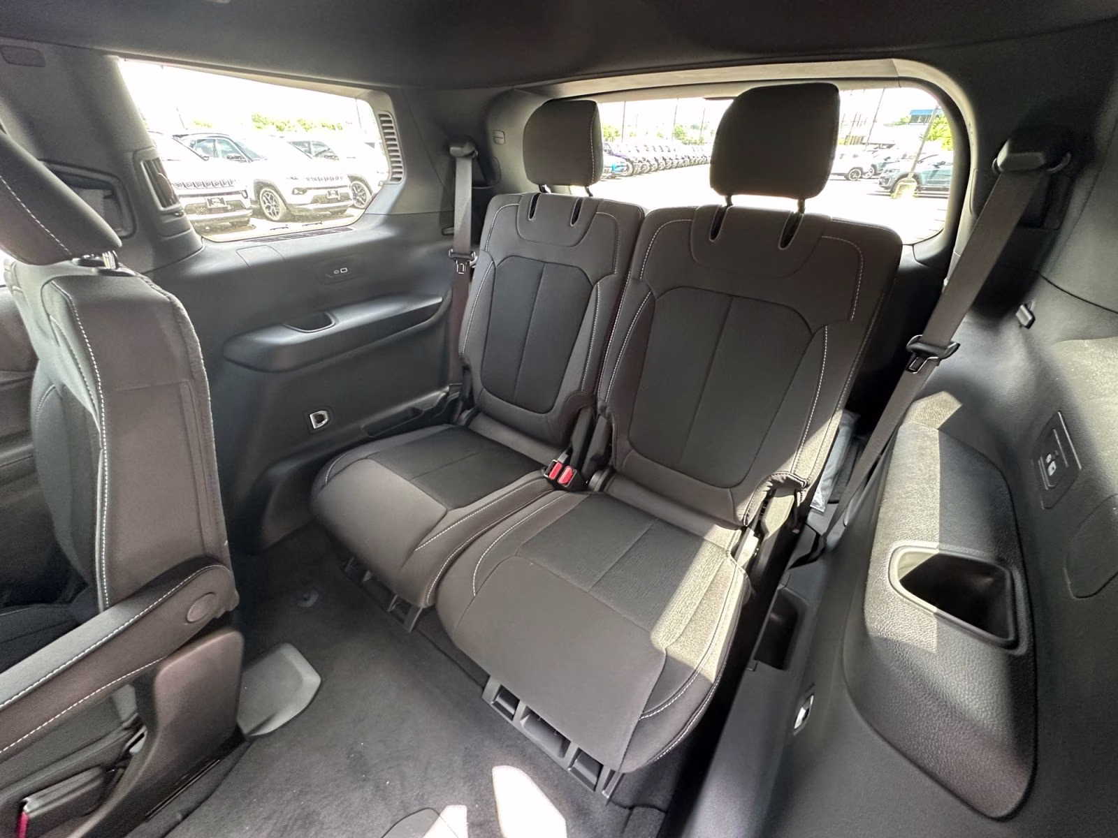 2026 Diamond Black Crystal Pearlcoat Jeep Grand Cherokee L Laredo 4X4 SUV