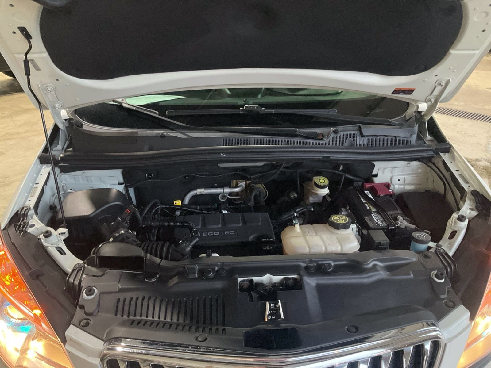 2015 White Pearl Metallic Buick Encore Premium AWD SUV