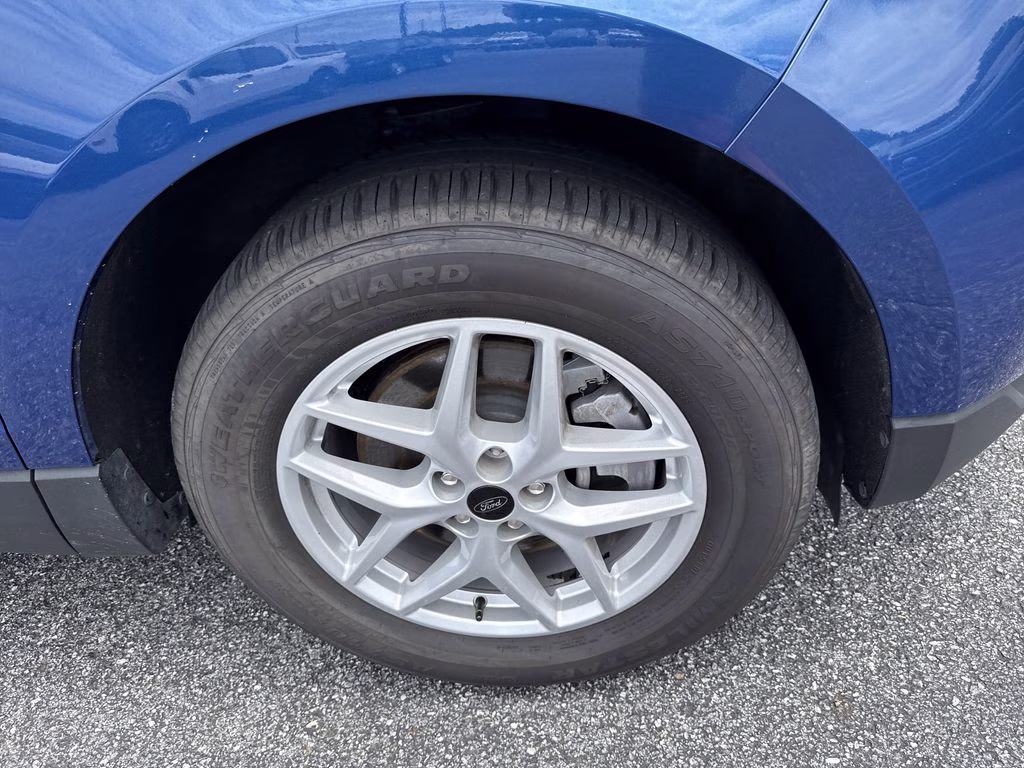 2024 Blue Metallic Ford Edge SEL AWD SUV