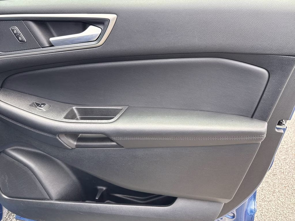 2024 Blue Metallic Ford Edge SEL AWD SUV