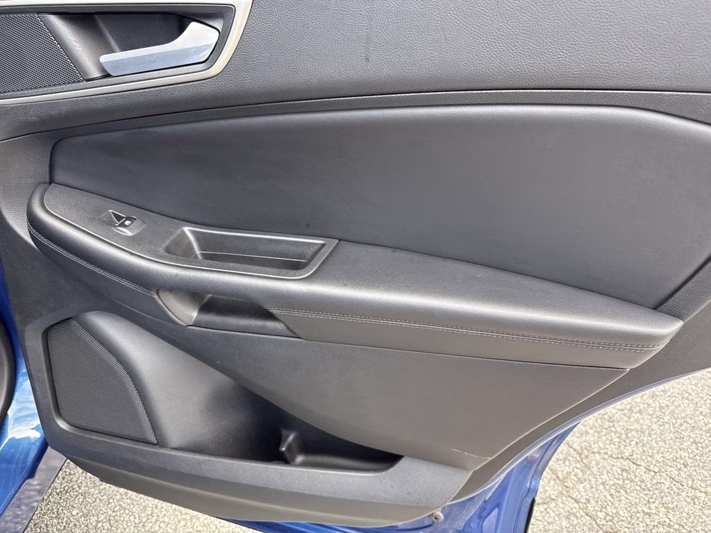 2024 Blue Metallic Ford Edge SEL AWD SUV