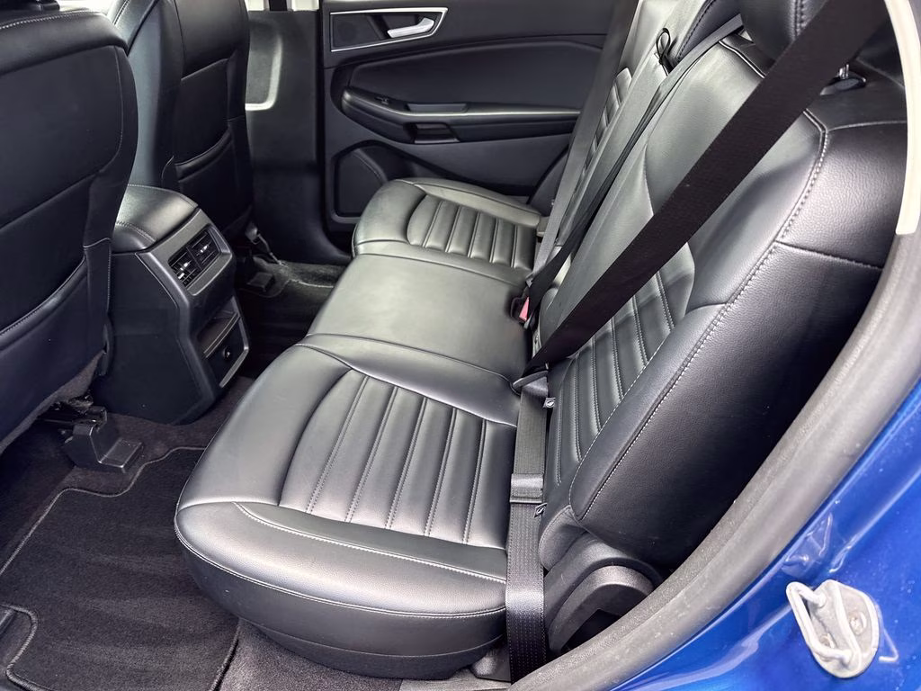 2024 Blue Metallic Ford Edge SEL AWD SUV