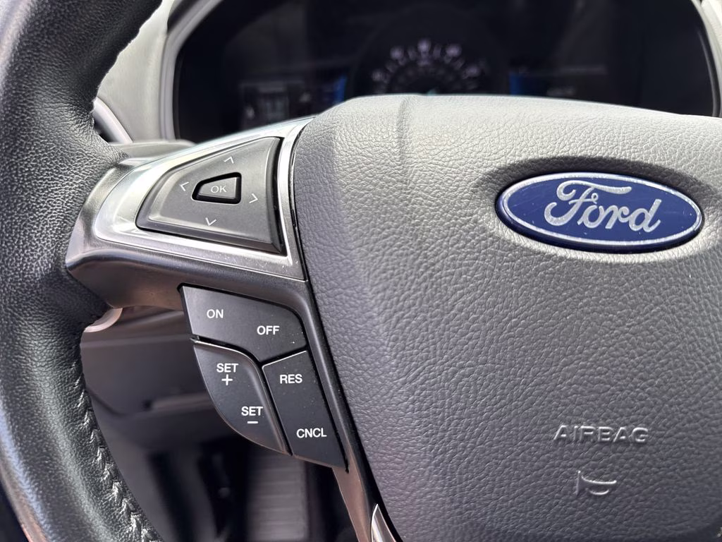 2024 Blue Metallic Ford Edge SEL AWD SUV