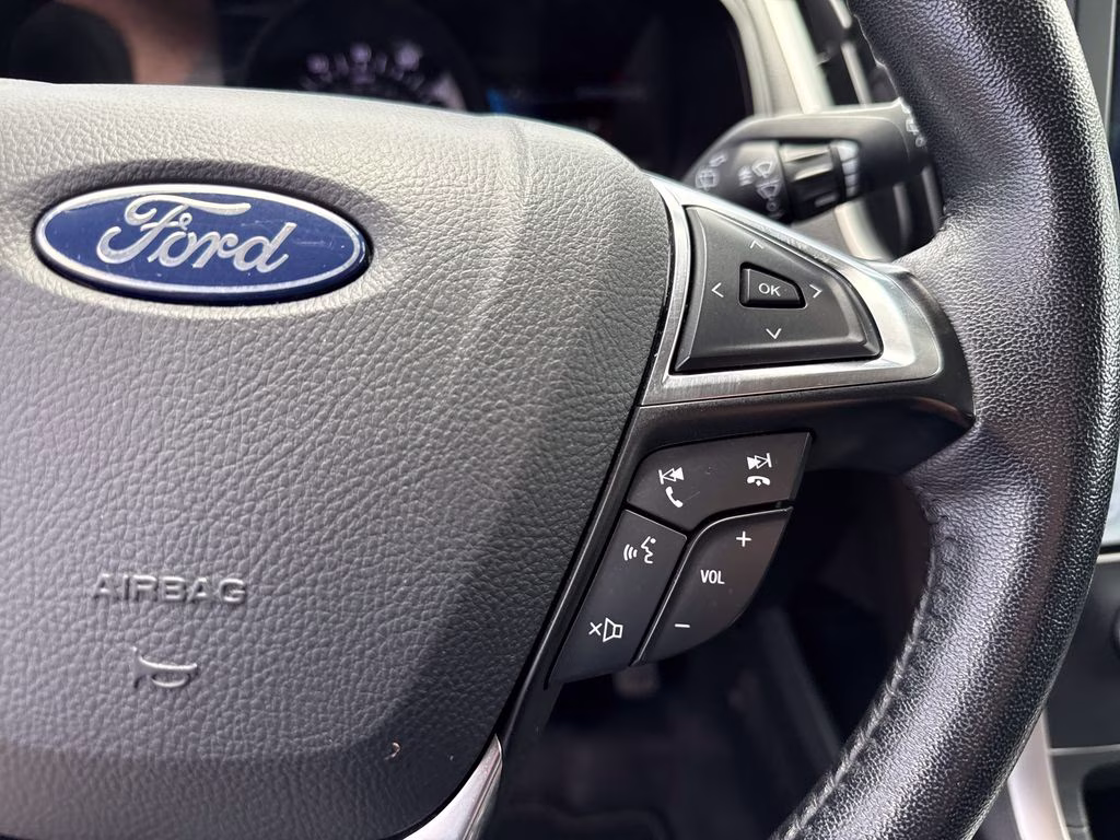 2024 Blue Metallic Ford Edge SEL AWD SUV