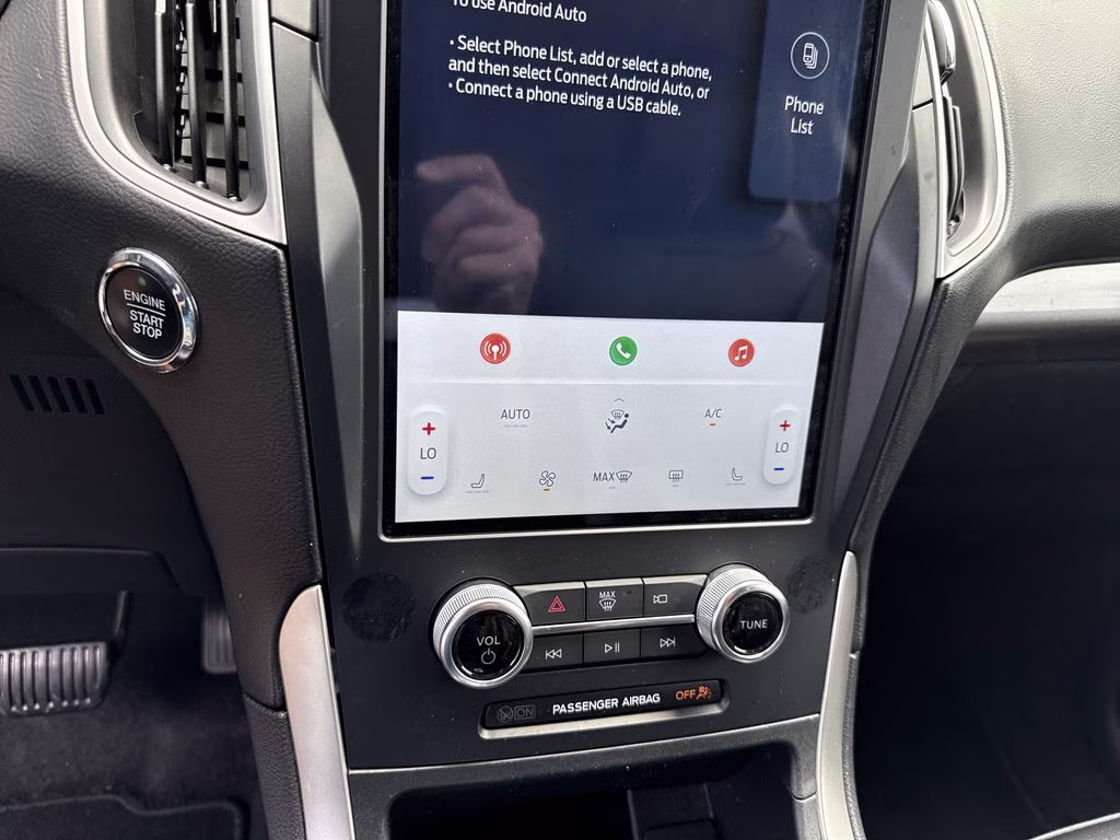 2024 Blue Metallic Ford Edge SEL AWD SUV