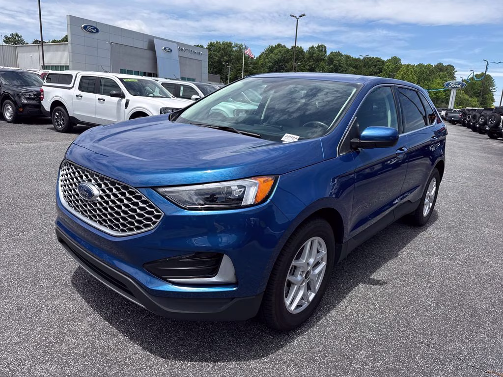 2024 Blue Metallic Ford Edge SEL AWD SUV