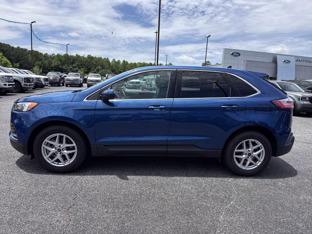 2024 Blue Metallic Ford Edge SEL AWD SUV