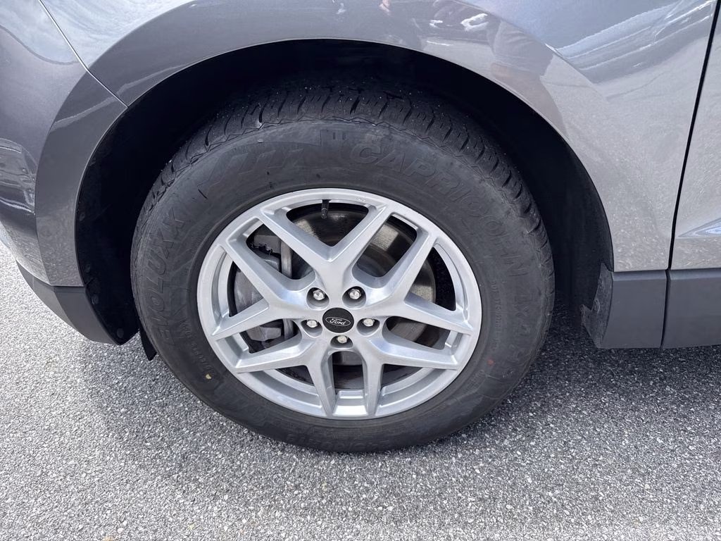 2024 Gray Metallic Ford Edge SEL AWD SUV