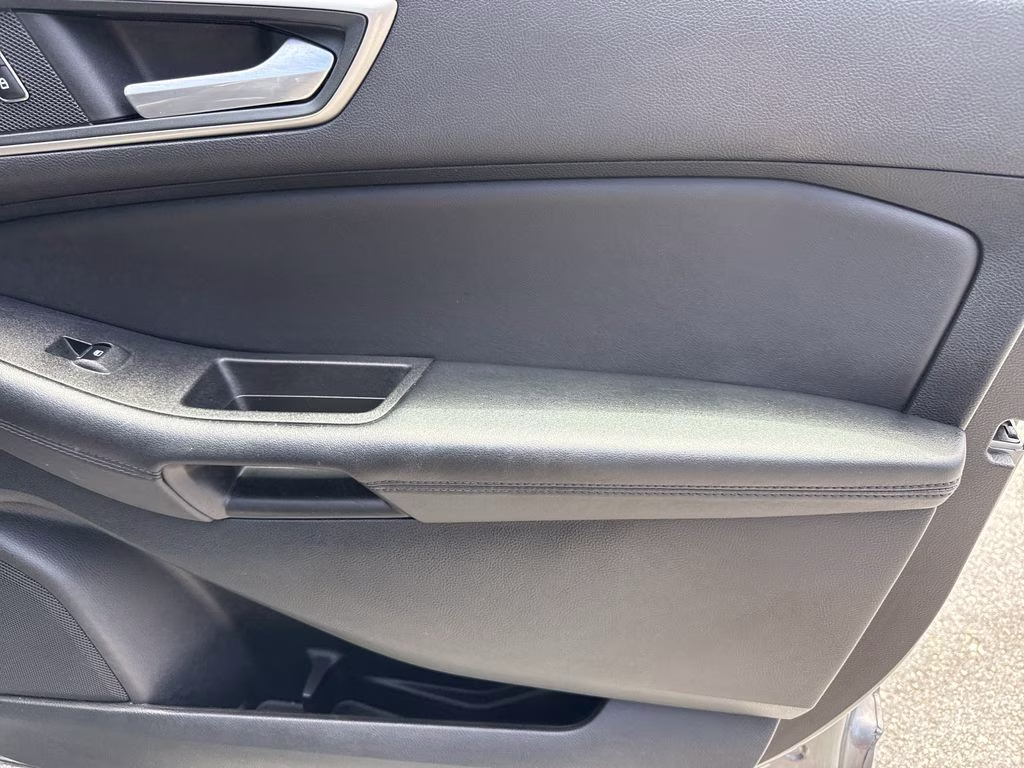 2024 Gray Metallic Ford Edge SEL AWD SUV