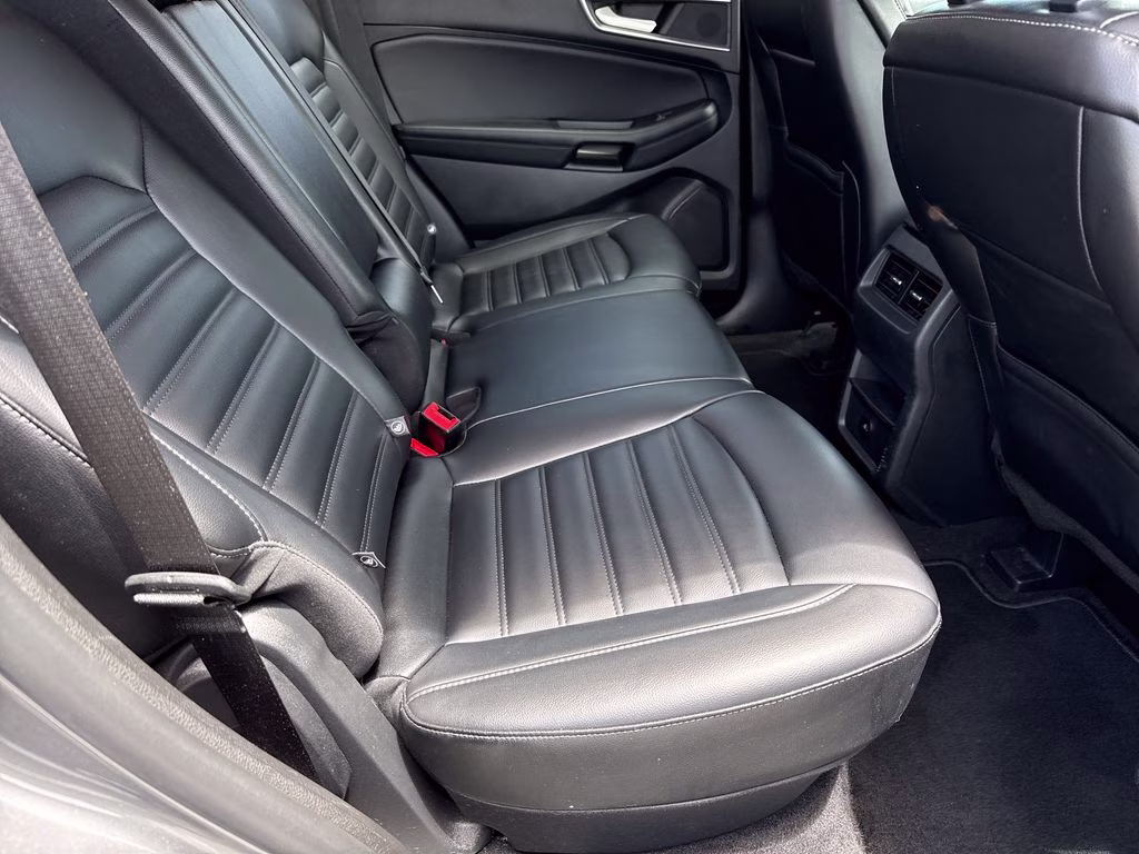 2024 Gray Metallic Ford Edge SEL AWD SUV
